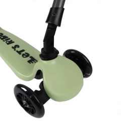 Nessiworld   Let's Ride Two Işıklı Katlanabilir 3 Tekerlekli Scooter Yeşil