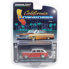 Nessiworld Greenlight 1/64 1947 Ford Fordor Super Deluxe