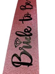 Nessiworld  Pembe Üzeri Siyah İtalik Alyanslı Bride To Be Yazılı Simli Işıltılı Kuşak Kemer 10x80 cm