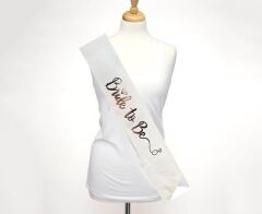 Nessiworld  Beyaz Üzeri Gümüş İtalik Alyanslı Bride To Be Yazılı Simli Işıltılı Kuşak Kemer 10x80 cm