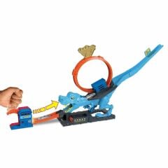 Nessiworld HKX42 Hot Wheels Dinozor ile Mücadele Oyun Seti