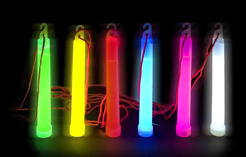 Nessiworld  Karanlıkta Yanan Asılabilir ip Aparatlı Glow Stick Kolye Glow Stick Lamba 6 Adet 6 Renk 15 cm